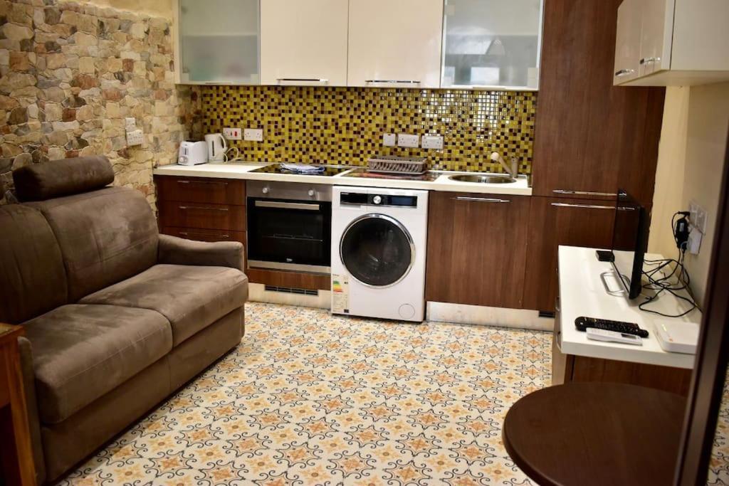 City Centre Pied-A-Terre Near Food Market And Walking Distance To Bus Terminus Valletta Luaran gambar