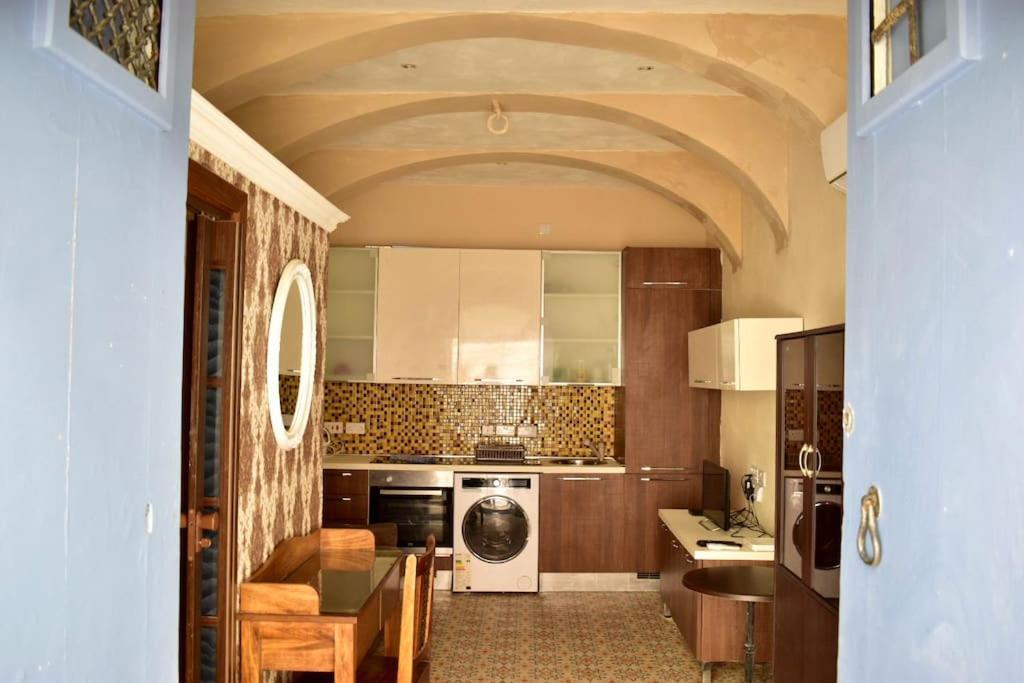 City Centre Pied-A-Terre Near Food Market And Walking Distance To Bus Terminus Valletta Luaran gambar